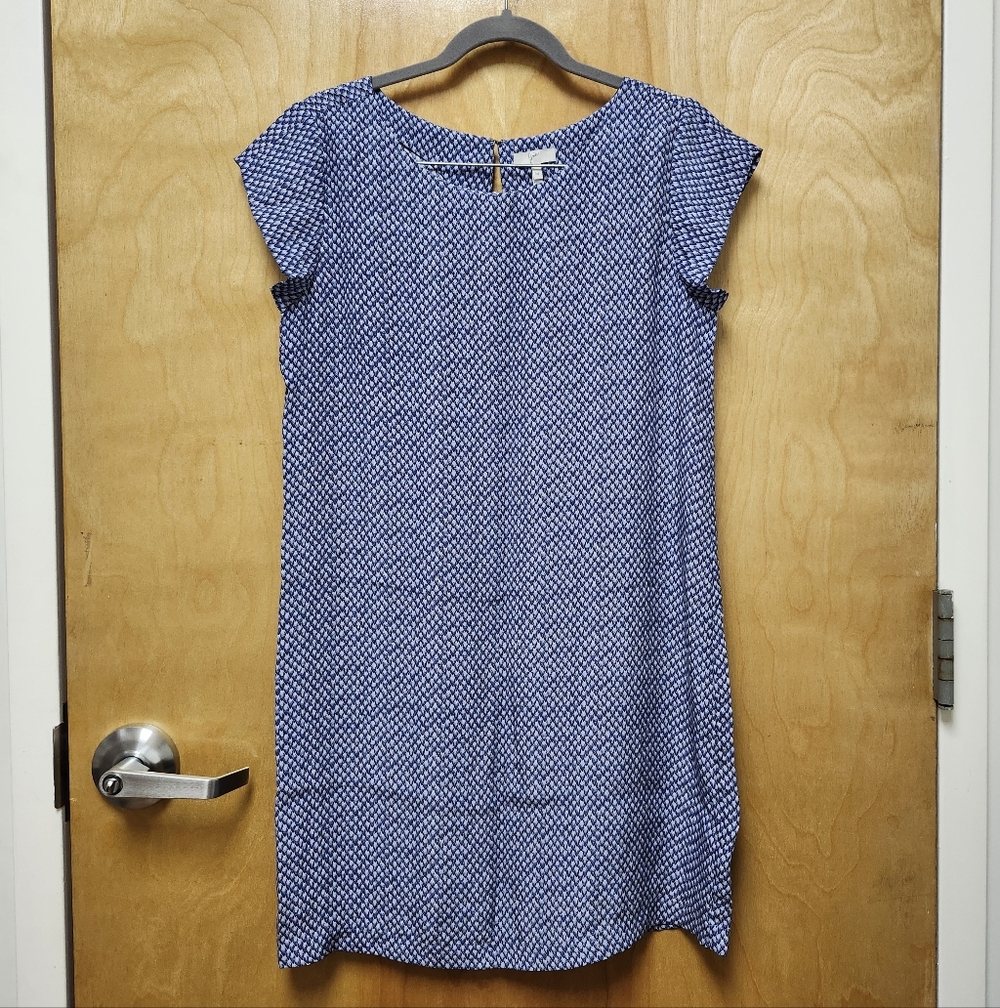 Joie Size M Round Neck Short Cap Sleeve 100% Silk Shift style Dress Blue White